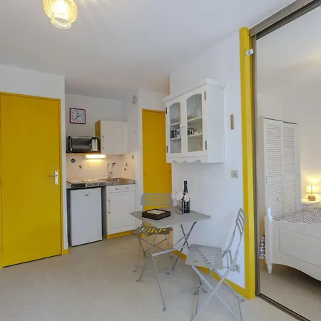 Апартаменты Les Sables D'or By Interhome